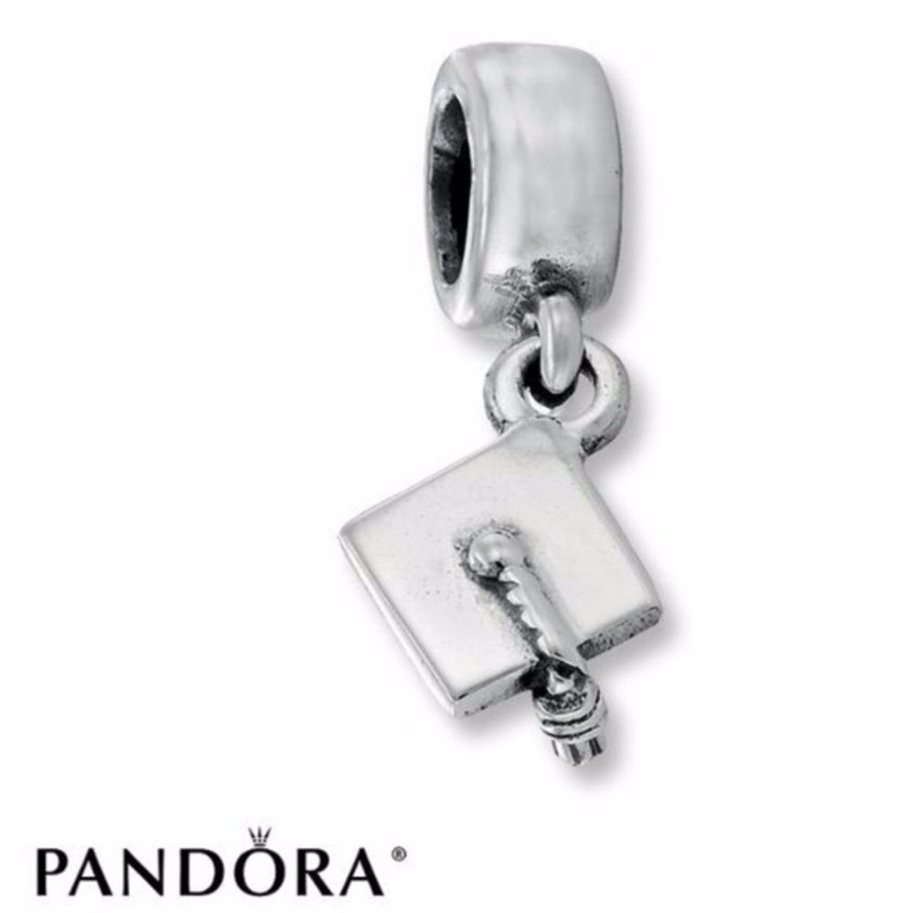 🎓 Pandora graduation hat charm